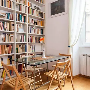 Appartamento 8, Roma
